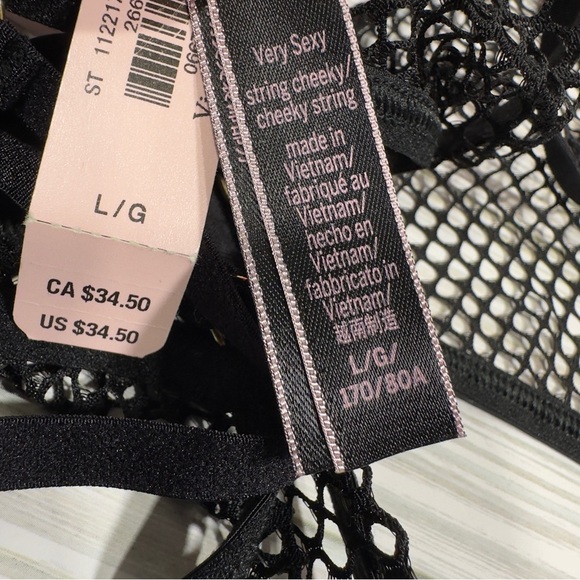 Victoria’s Secret‎ Very Sexy Black Fishnet Cheeky String Panty NWT Size Large - Picture 5 of 5